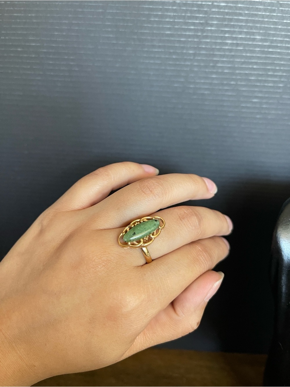 Sarah Coventry gold tone green cabochon adjustable ring